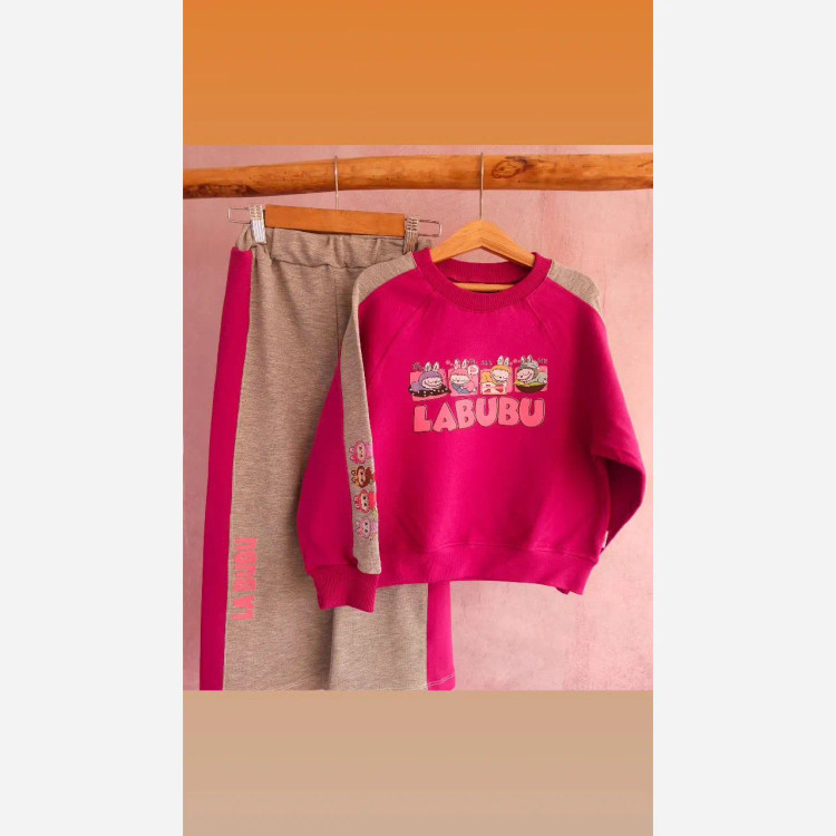 ست کراپ و شلوار بگ طرح لبوبو پنبه ملانژ پشت دورس سایز 1 و 2